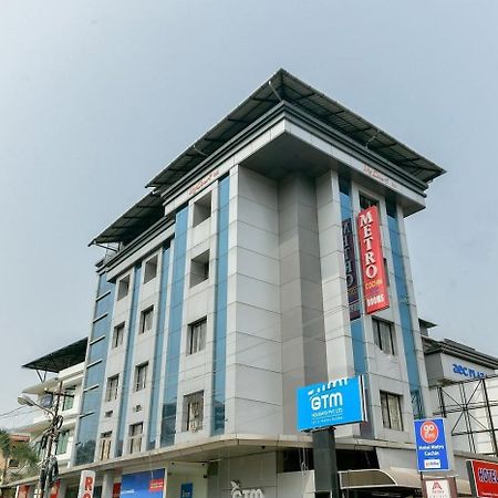 Metro Kochin Business Hotel Exterior photo