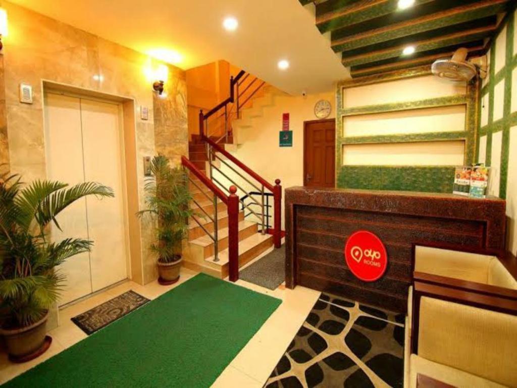 Metro Kochin Business Hotel Exterior photo