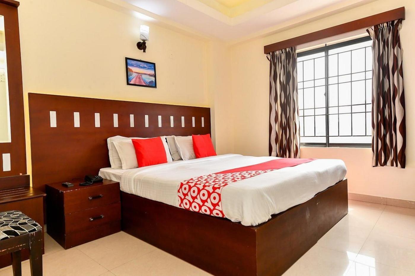 Metro Kochin Business Hotel Exterior photo