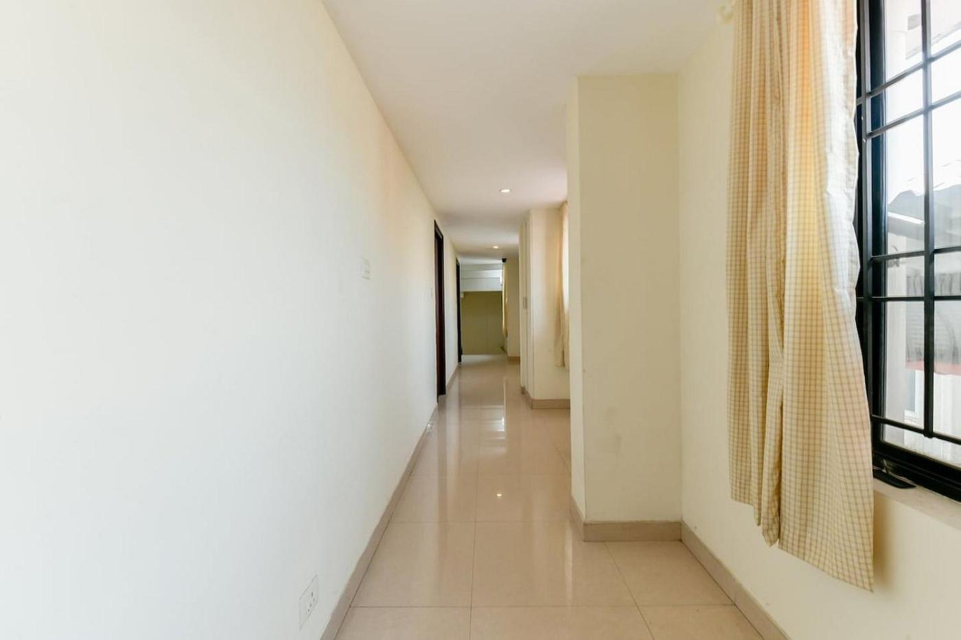 Metro Kochin Business Hotel Exterior photo