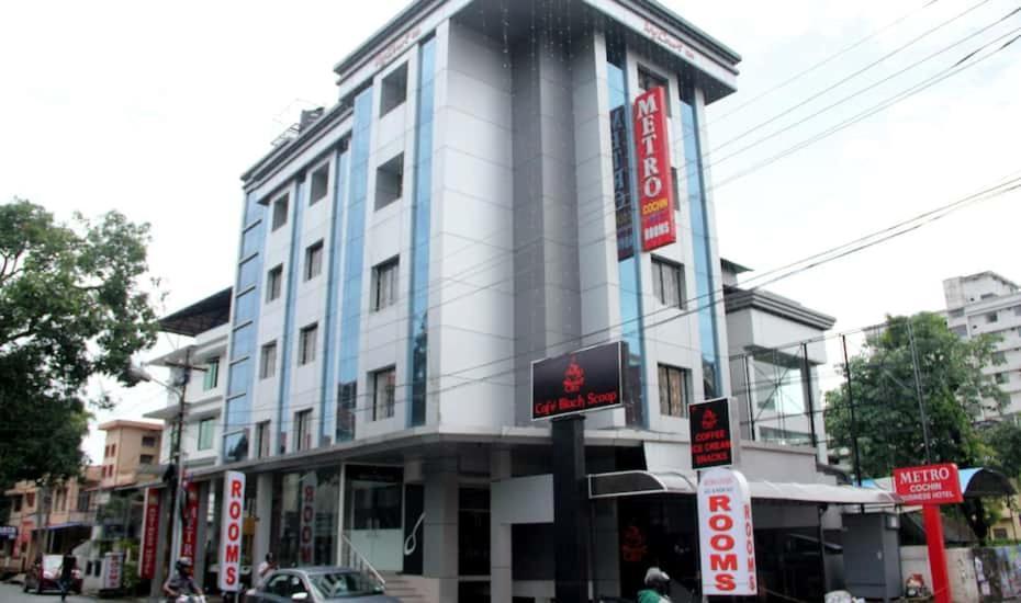 Metro Kochin Business Hotel Exterior photo