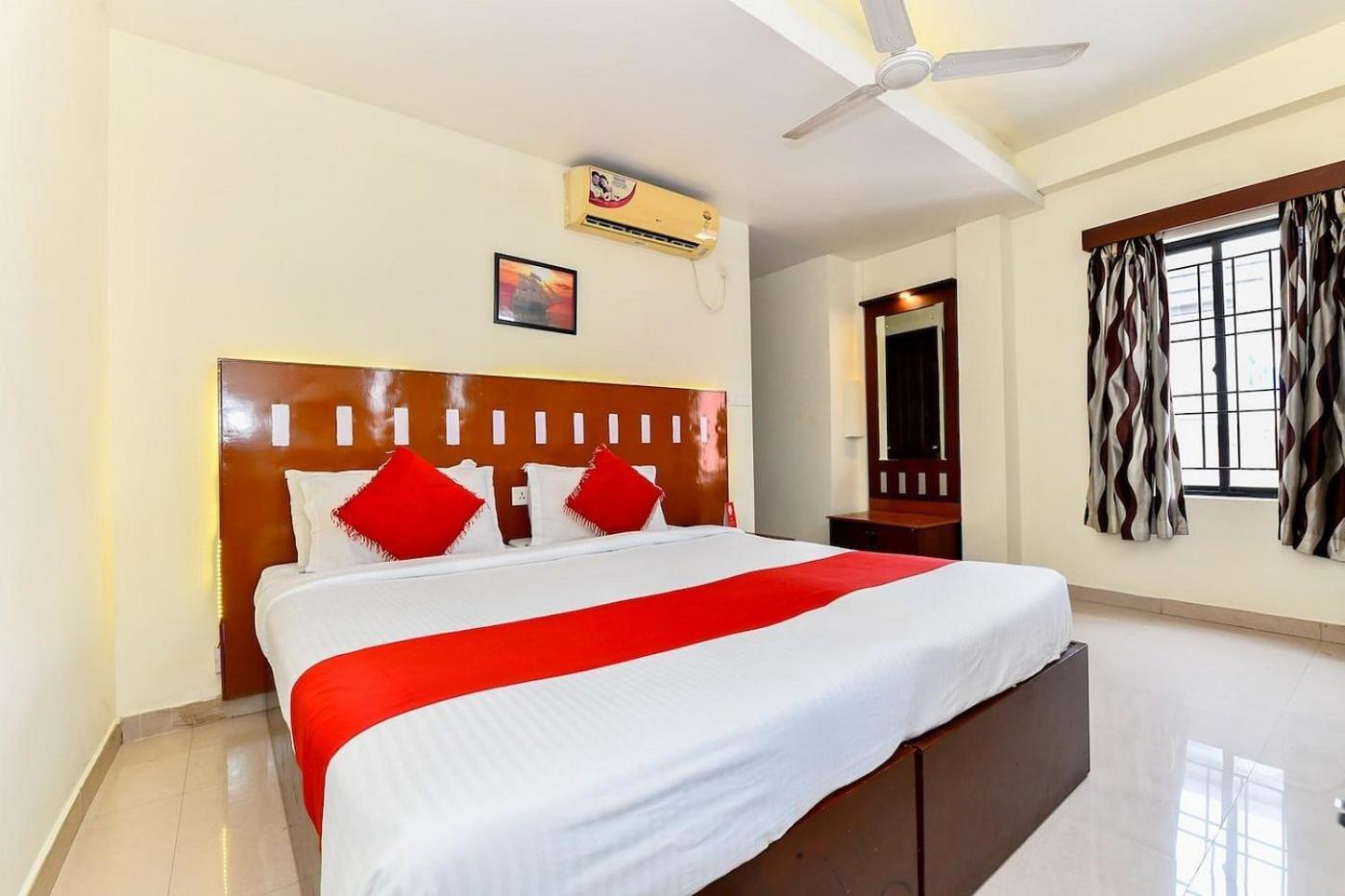 Metro Kochin Business Hotel Exterior photo