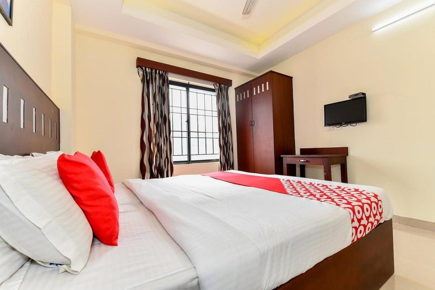 Metro Kochin Business Hotel Exterior photo