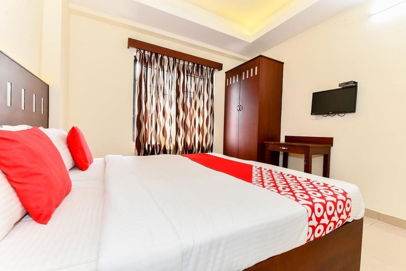 Metro Kochin Business Hotel Exterior photo